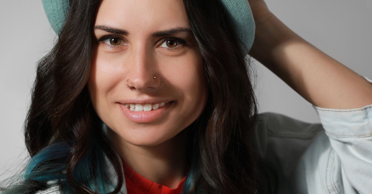 Piercing no Nariz: Como Escolher Entre Argola, Pedrinha e Ferradura?
