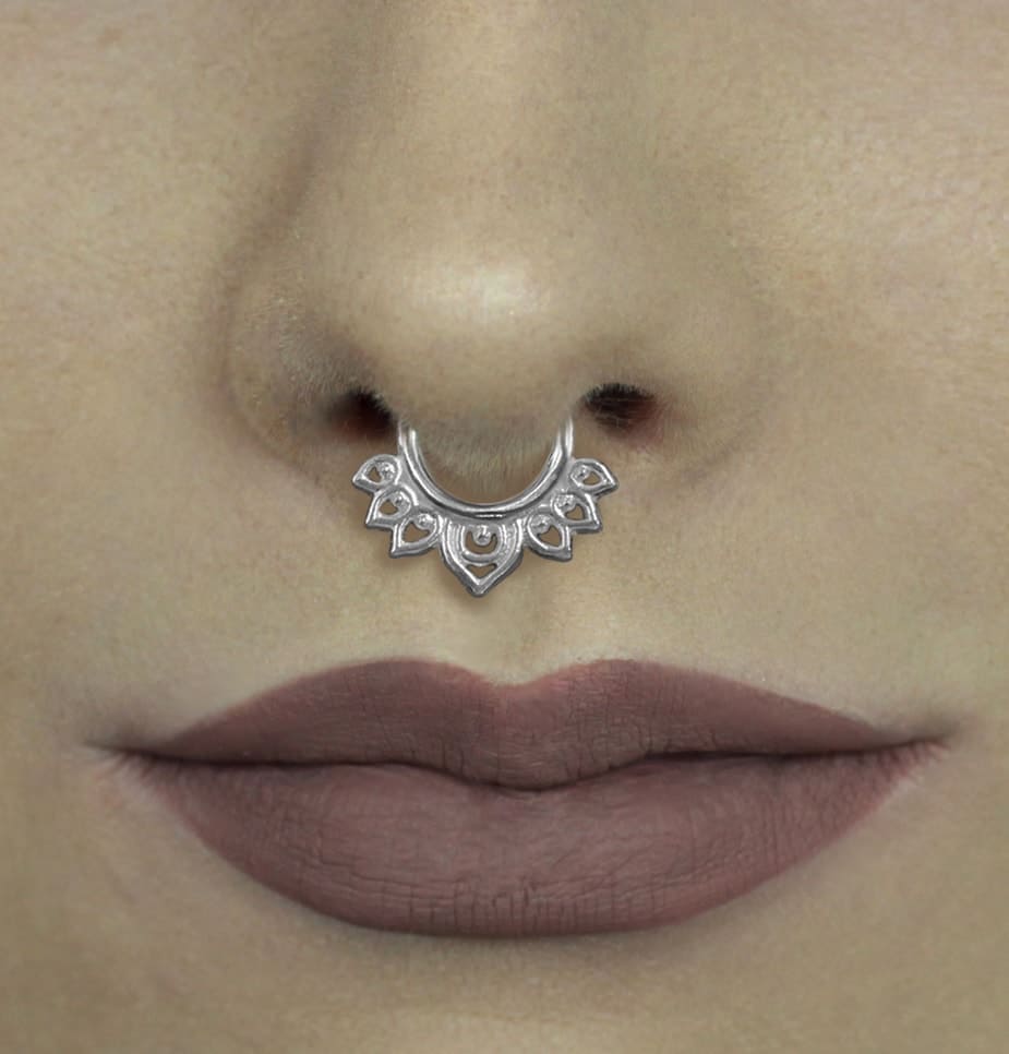 Piercing Septo Daith Indiano