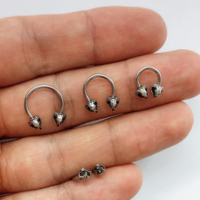 Piercing Ferradura Baphomet Aço Cirúrgico
