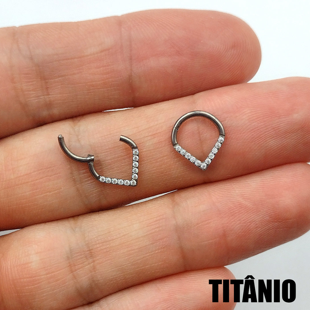 Piercing Clicker Triangulo Zirconia Titânio