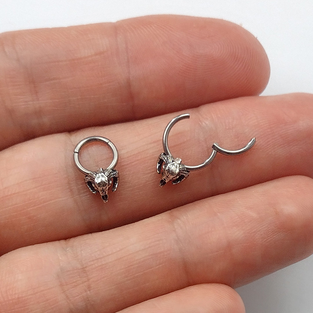 Piercing Clicker Baphomet Aço Cirúrgico