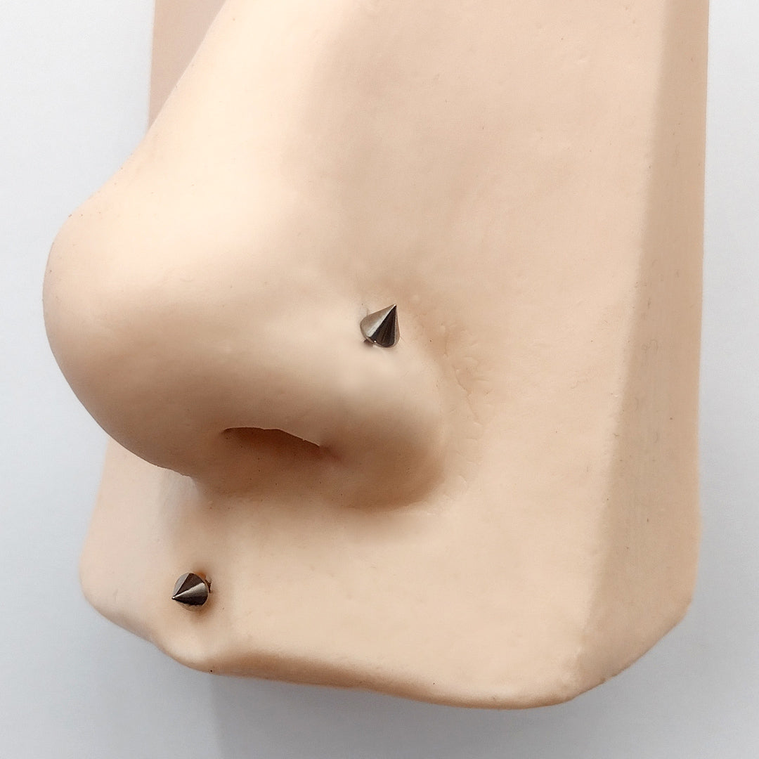 Piercing Orelha Nariz Tragus Labret Spike Aço Cirúrgico