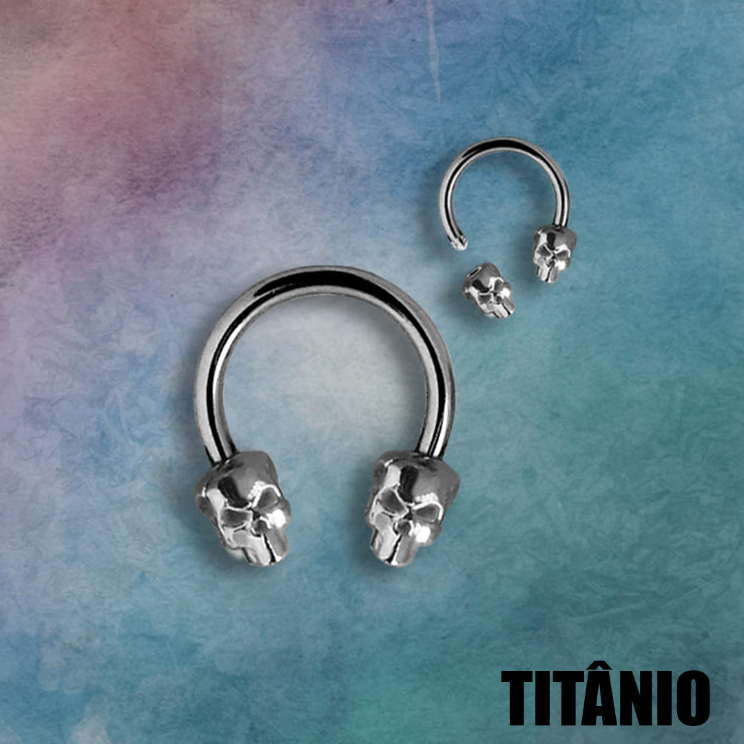 Piercing Ferradura Caveira Titânio