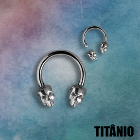 Piercing Ferradura Caveira Titânio