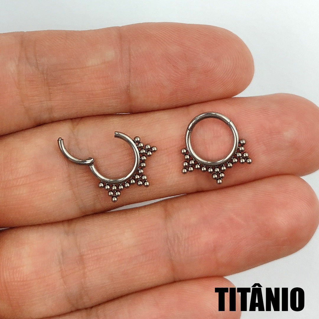 Piercing Segmentado Bolinhas Indiano Titânio