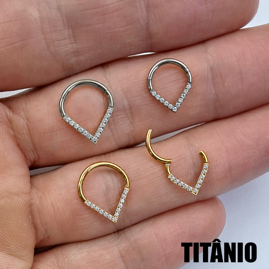 Piercing Clicker Triangulo Zirconia Titânio